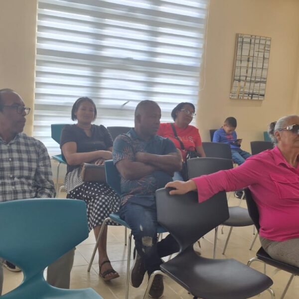 Charla &ldquo;Cuidando al cuidador&rdquo; brinda herramientas y espacio de reflexi&oacute;n a familiares de usuarios del programa de terapia ocupacional