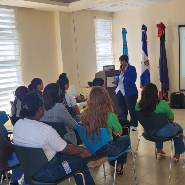 Equipo de RESIDE fortalece sus capacidades con capacitaci&oacute;n en intervenci&oacute;n en crisis